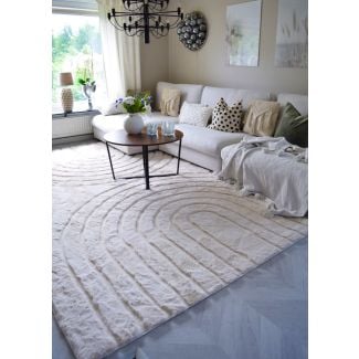 Denne produkten heter Rabbit Zen, laget av Polyester materiale med en vakker Lys Beige farge – SE Mattor