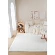 Denne produkten heter Rabbit Lux, laget av Polyester materiale med en vakker Offwhite farge – SE Mattor