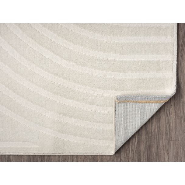 Denne produkten heter Bella Zen, laget av Polyester & Polypropylen materiale med en vakker Offwhite farge – SE Mattor