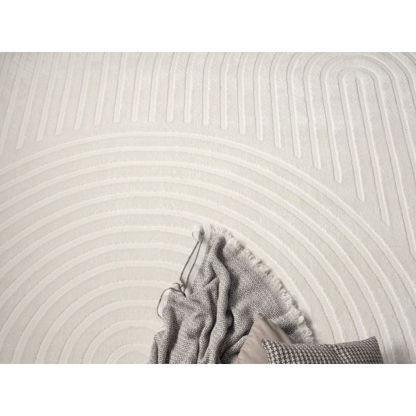 Denne produkten heter Bella Zen, laget av Polyester & Polypropylen materiale med en vakker Offwhite farge – SE Mattor