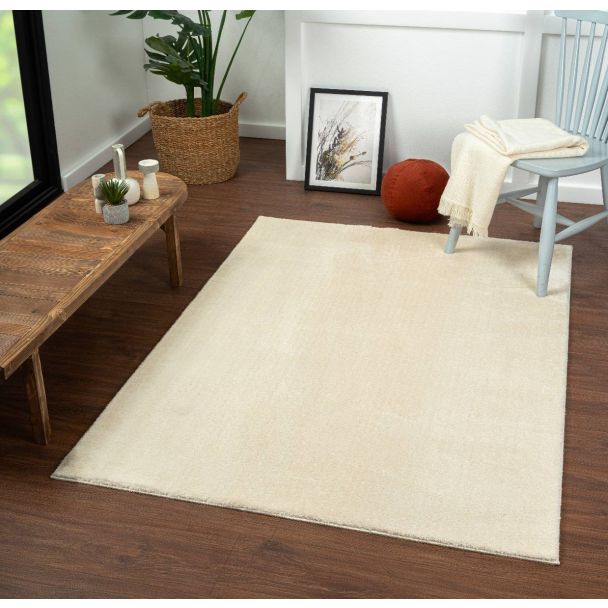 Denne produkten heter Cat, laget av Polyester materiale med en vakker Beige farge – SE Mattor