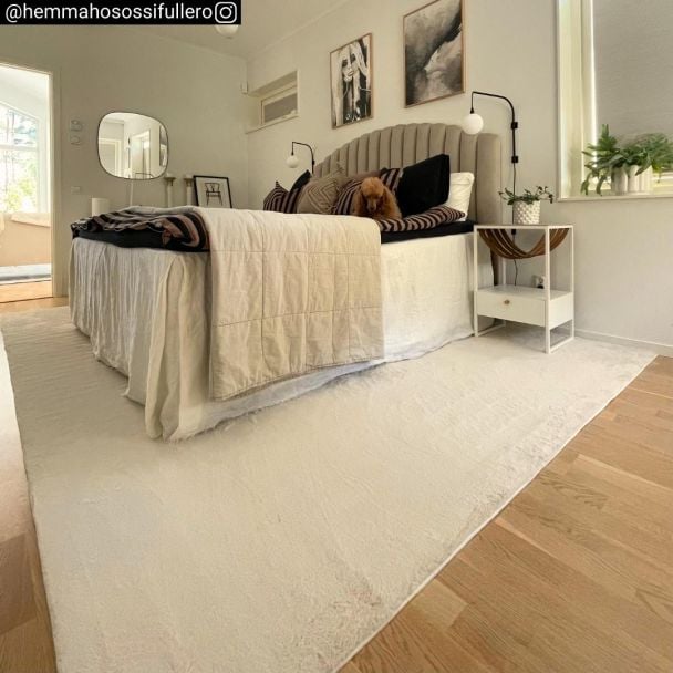 Denne produkten heter Cat, laget av Polyester materiale med en vakker Beige farge – SE Mattor