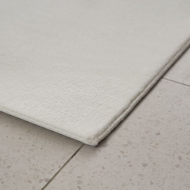 Denne produkten heter Cat, laget av Polyester materiale med en vakker Hvit farge – SE Mattor