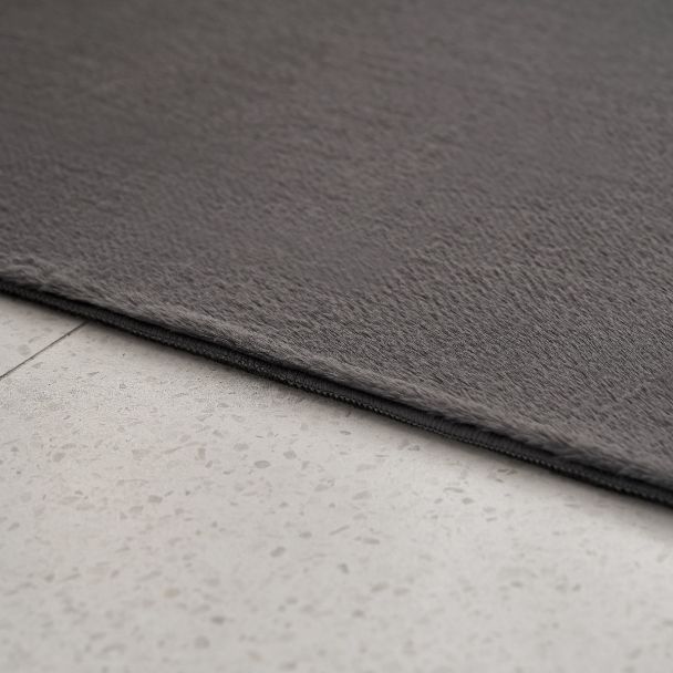 Denne produkten heter Cat, laget av Polyester materiale med en vakker Mørkegrå farge – SE Mattor
