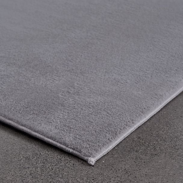 Denne produkten heter Cat, laget av Polyester materiale med en vakker Sølv farge – SE Mattor