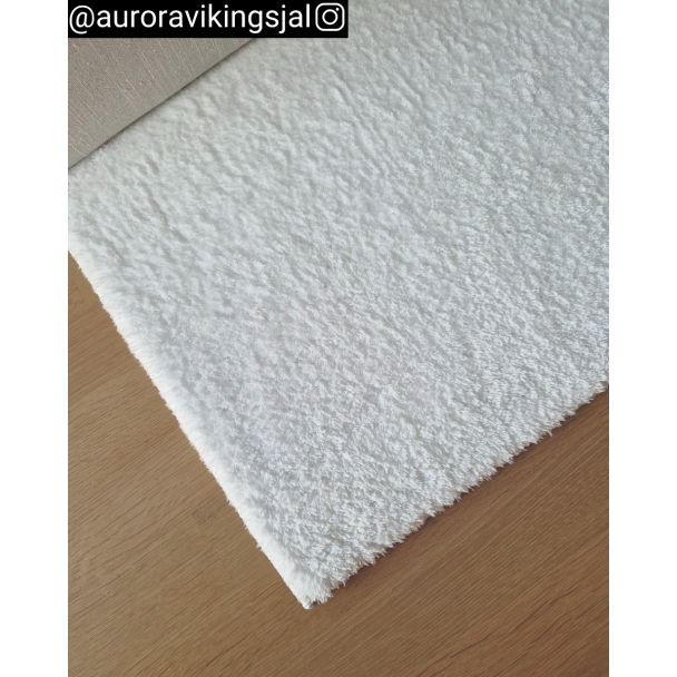 Denne produkten heter Cloudy, laget av Polyester materiale med en vakker Hvit farge – SE Mattor