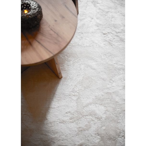 Denne produkten heter Cloudy, laget av Polyester materiale med en vakker Hvit farge – SE Mattor