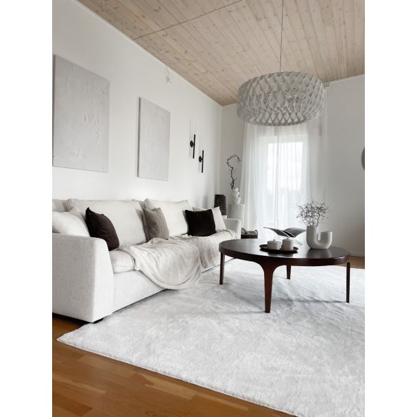 Denne produkten heter Cloudy, laget av Polyester materiale med en vakker Hvit farge – SE Mattor