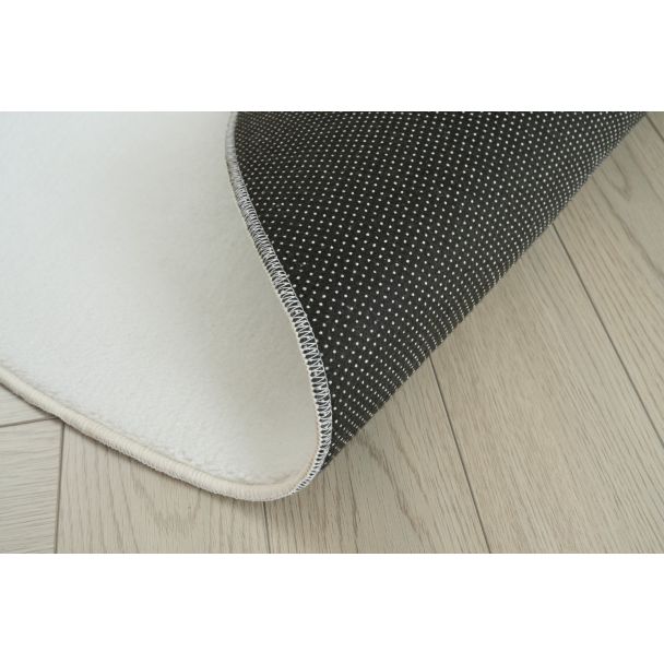 Denne produkten heter Comfy, laget av Polyester materiale med en vakker Offwhite farge – SE Mattor