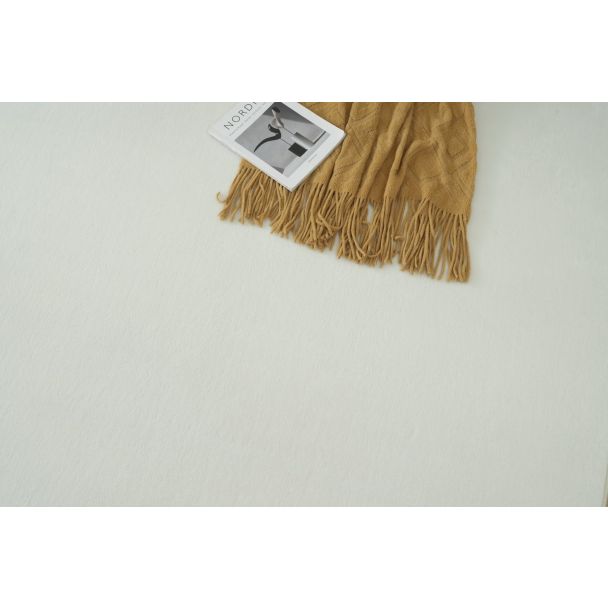Denne produkten heter Comfy, laget av Polyester materiale med en vakker Offwhite farge – SE Mattor