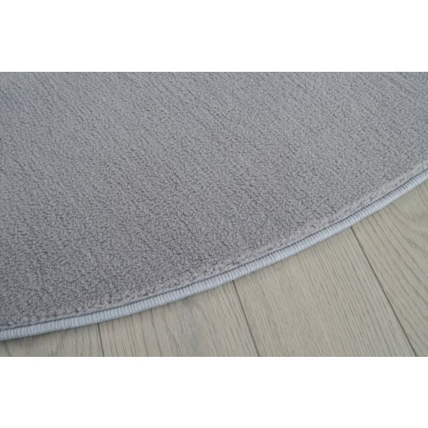 Denne produkten heter Comfy, laget av Polyester materiale med en vakker Sølv farge – SE Mattor