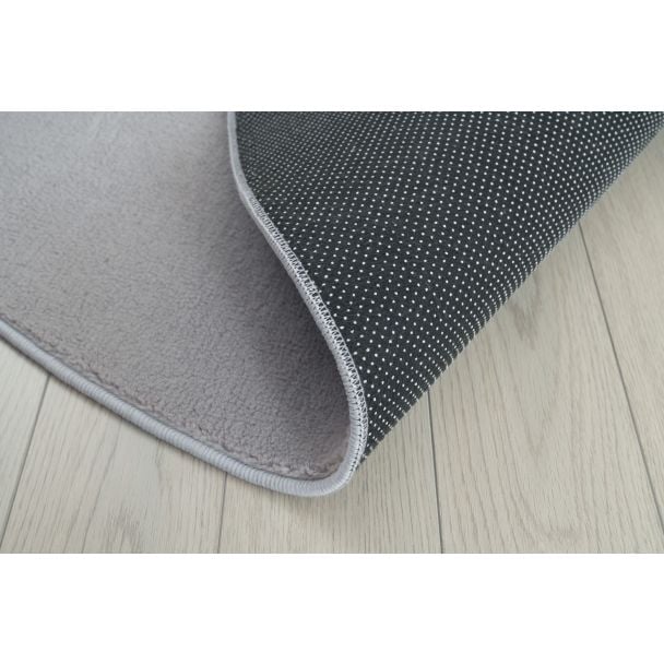 Denne produkten heter Comfy, laget av Polyester materiale med en vakker Sølv farge – SE Mattor