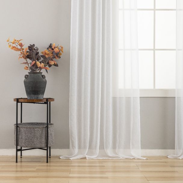 Denne produkten heter Ellinor, laget av Polyester materiale med en vakker Hvit farge – SE Mattor