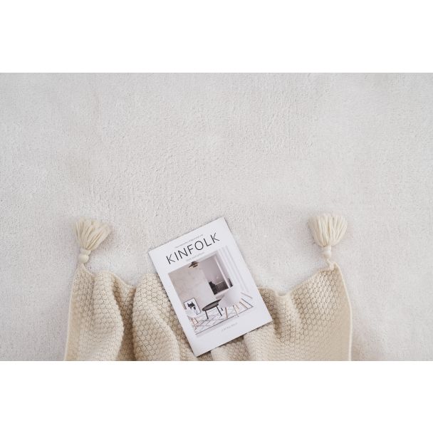 Denne produkten heter Fluffy, laget av Polyester materiale med en vakker Offwhite farge – SE Mattor
