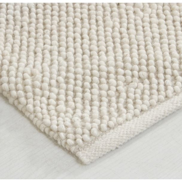 Denne produkten heter Haga, laget av 80% Ull & 20% Bomull materiale med en vakker Offwhite farge – SE Mattor