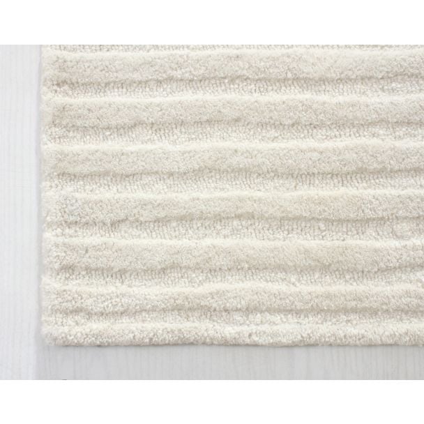 Denne produkten heter Ilona Bene, laget av Ull materiale med en vakker Offwhite farge – SE Mattor
