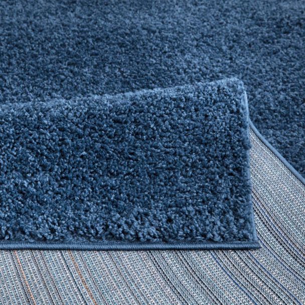 Denne produkten heter Lazy, laget av Polypropylen materiale med en vakker Blå farge – SE Mattor