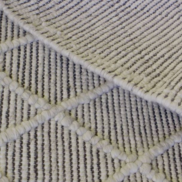 Denne produkten heter Margaux, laget av Ull materiale med en vakker Beige farge – SE Mattor