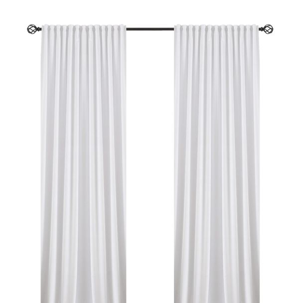 Denne produkten heter Mathilde, laget av Polyester materiale med en vakker Hvit farge – SE Mattor