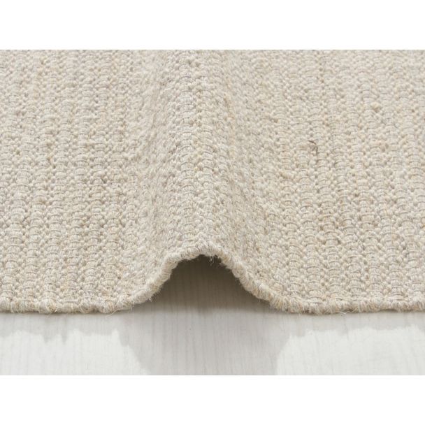 Denne produkten heter Molly, laget av 80% Ull & 20% Bomull materiale med en vakker Beige farge – SE Mattor