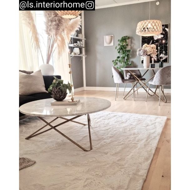 Denne produkten heter Rabbit Eco, laget av Polyester materiale med en vakker Offwhite farge – SE Mattor