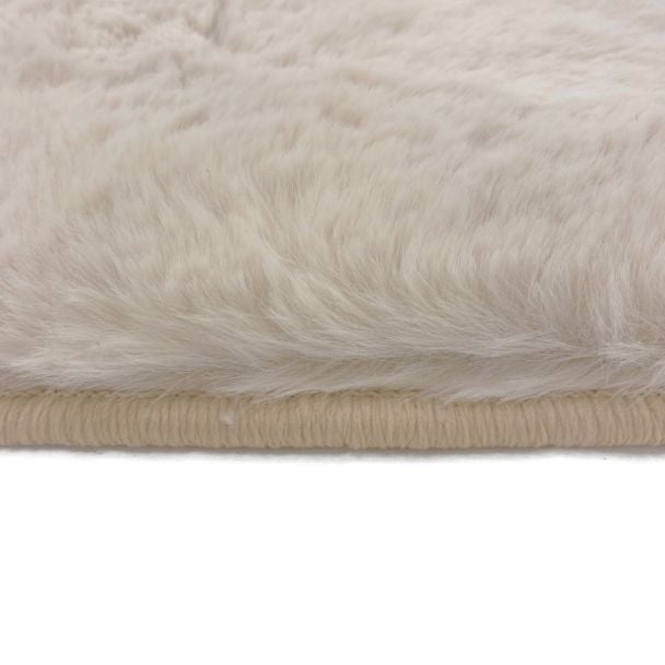 Denne produkten heter Rabbit Eco, laget av Polyester materiale med en vakker Lys Beige farge – SE Mattor