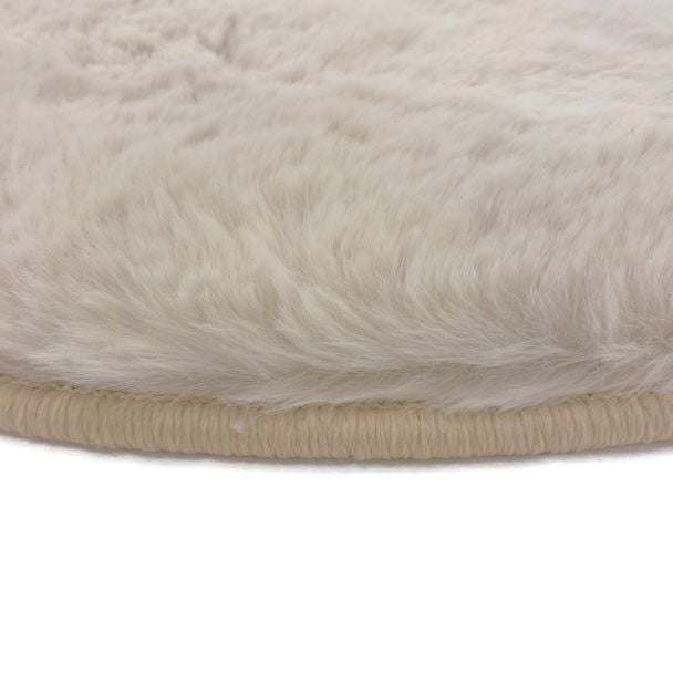 Denne produkten heter Rabbit Eco, laget av Polyester materiale med en vakker Lys Beige farge – SE Mattor