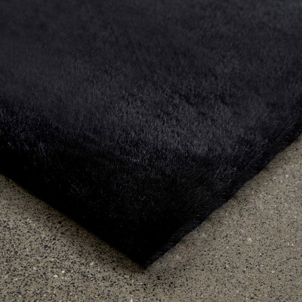 Denne produkten heter Rabbit Eco, laget av Polyester materiale med en vakker Svart farge – SE Mattor