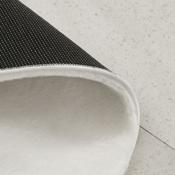 Denne produkten heter Rabbit Eco, laget av Polyester materiale med en vakker Hvit farge – SE Mattor