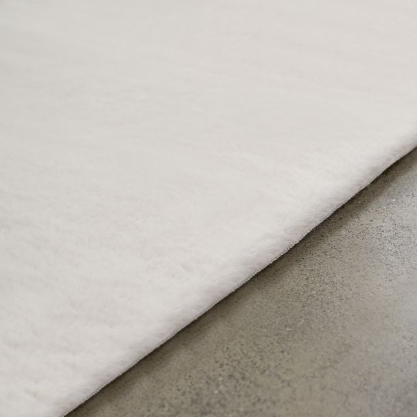 Denne produkten heter Rabbit Eco, laget av Polyester materiale med en vakker Hvit farge – SE Mattor