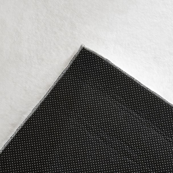 Denne produkten heter Rabbit Eco, laget av Polyester materiale med en vakker Hvit farge – SE Mattor