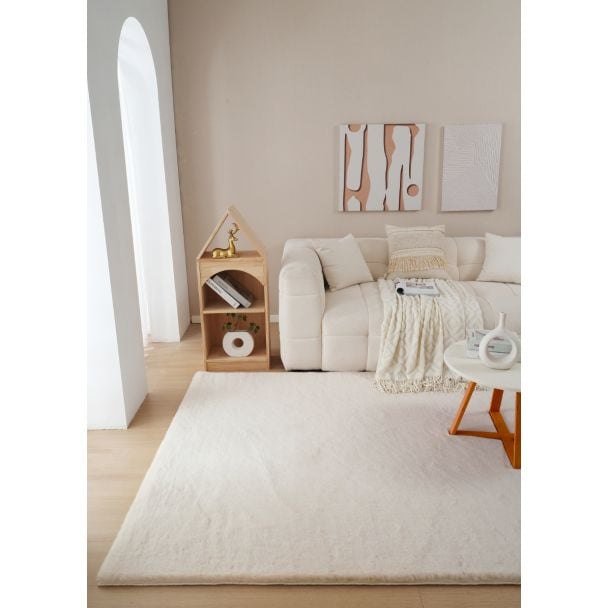 Denne produkten heter Rabbit Lux, laget av Polyester materiale med en vakker Lys Beige farge – SE Mattor