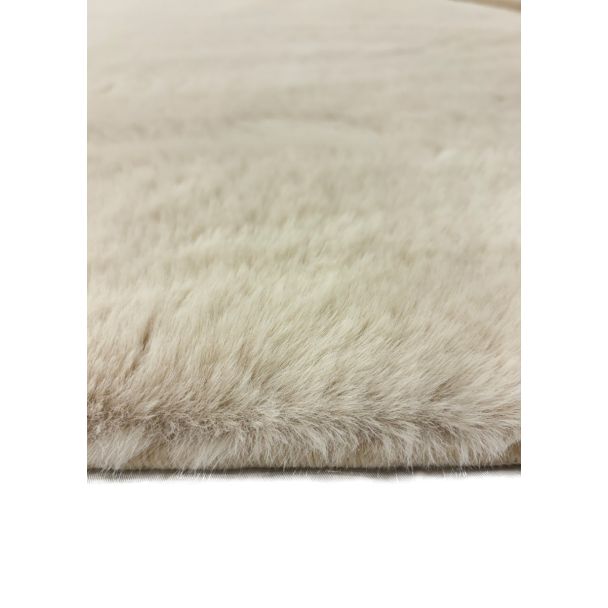 Denne produkten heter Rabbit Zen, laget av Polyester materiale med en vakker Lys Beige farge – SE Mattor