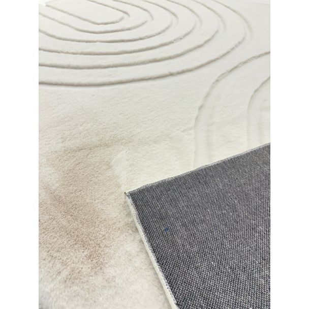 Denne produkten heter Rabbit Zen, laget av Polyester materiale med en vakker Offwhite farge – SE Mattor