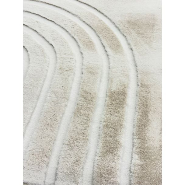 Denne produkten heter Rabbit Zen, laget av Polyester materiale med en vakker Offwhite farge – SE Mattor