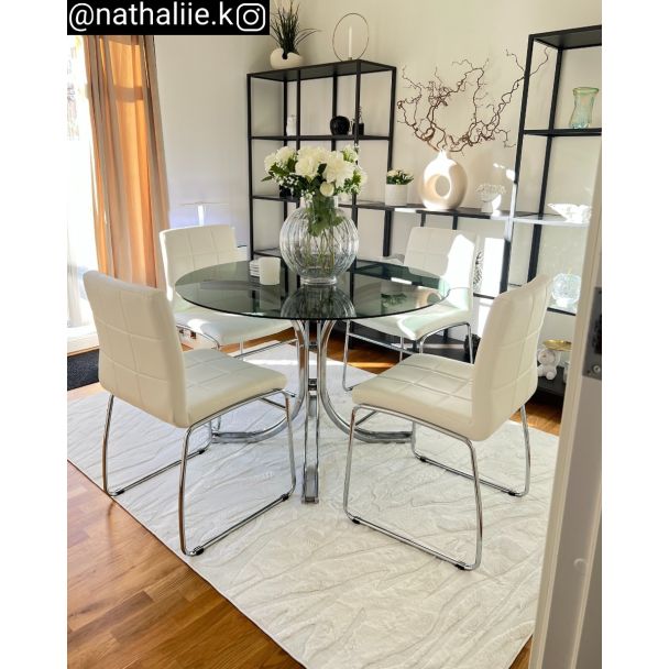 Denne produkten heter Rabbit Nest, laget av Polyester materiale med en vakker Offwhite farge – SE Mattor