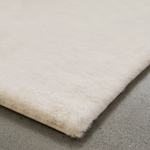 Denne produkten heter Rabbit Eco, laget av Polyester materiale med en vakker Offwhite farge – SE Mattor