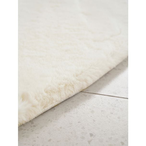Denne produkten heter Rabbit Eco, laget av Polyester materiale med en vakker Offwhite farge – SE Mattor