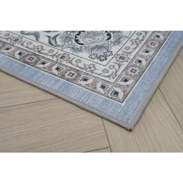 Denne produkten heter Vero Plaza, laget av Polyester materiale med en vakker Greige farge – SE Mattor